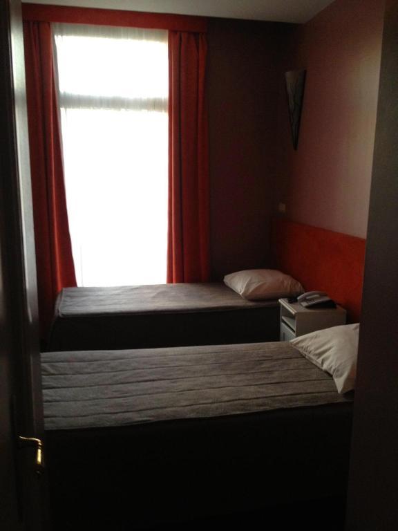 Hotel Stalingrad Brussel Kamer foto